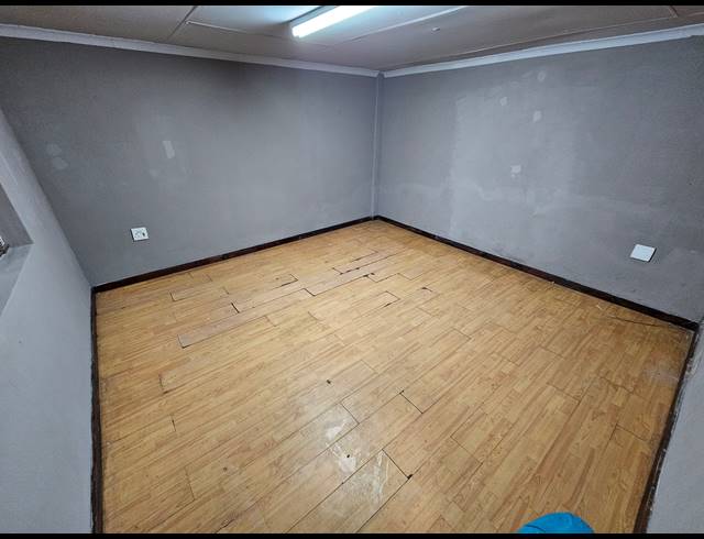 260M² FACTORY TO LET IN ANDERBOLT